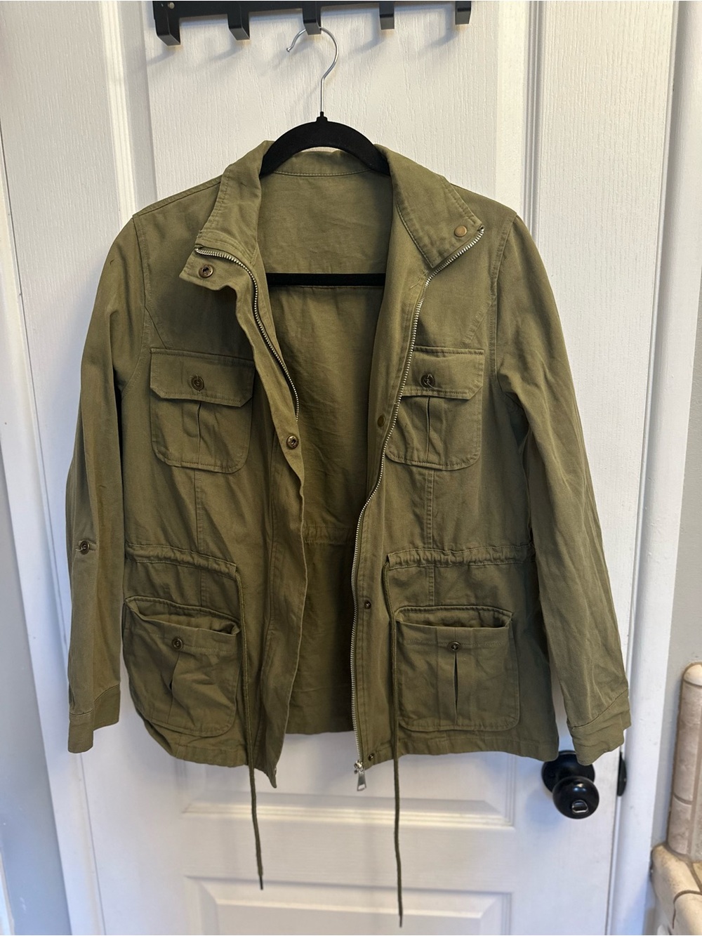 Men's Military Style Utility Jacket in Army Green